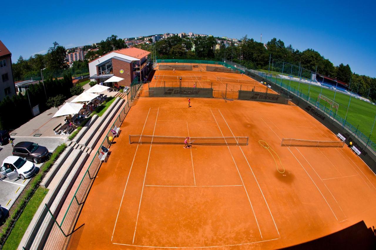 Отель Penzion Tenis Htk Тршебич Экстерьер фото